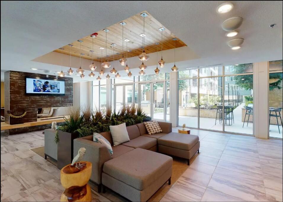 Beautiful Riverwalk Apt With Full Amenities, King Bed & Free Parking Σαν Αντόνιο Εξωτερικό φωτογραφία
