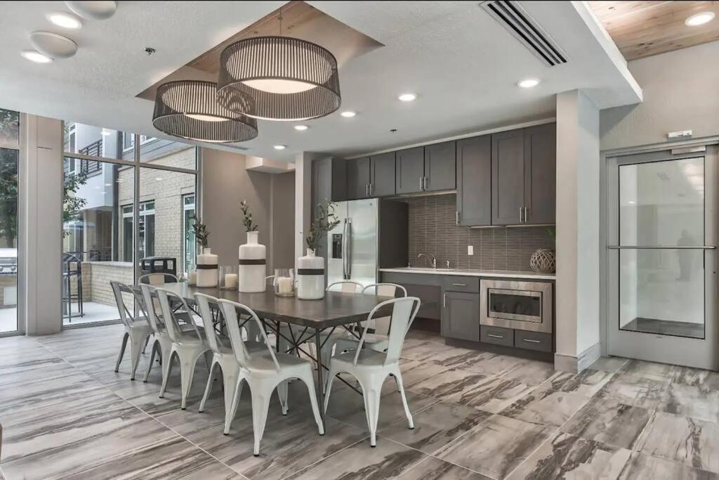 Beautiful Riverwalk Apt With Full Amenities, King Bed & Free Parking Σαν Αντόνιο Εξωτερικό φωτογραφία