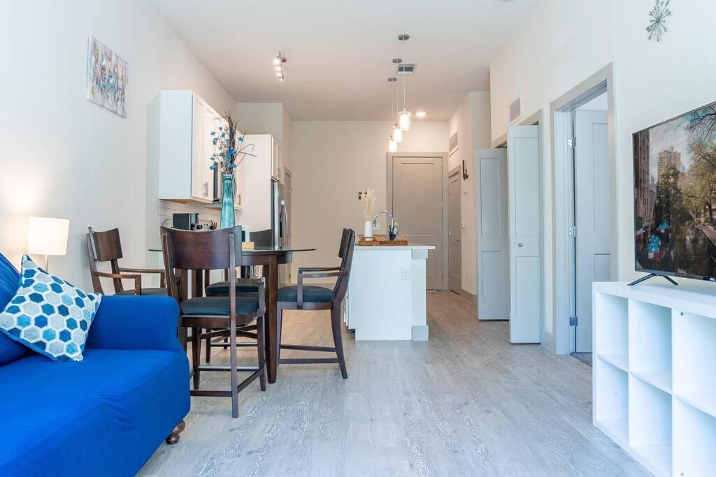 Beautiful Riverwalk Apt With Full Amenities, King Bed & Free Parking Σαν Αντόνιο Εξωτερικό φωτογραφία